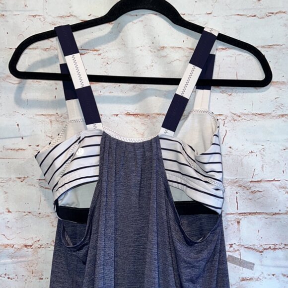 Lululemon Run Back on track tank top work out stripe built in bra 8 pull over - Picture 5 of 10
